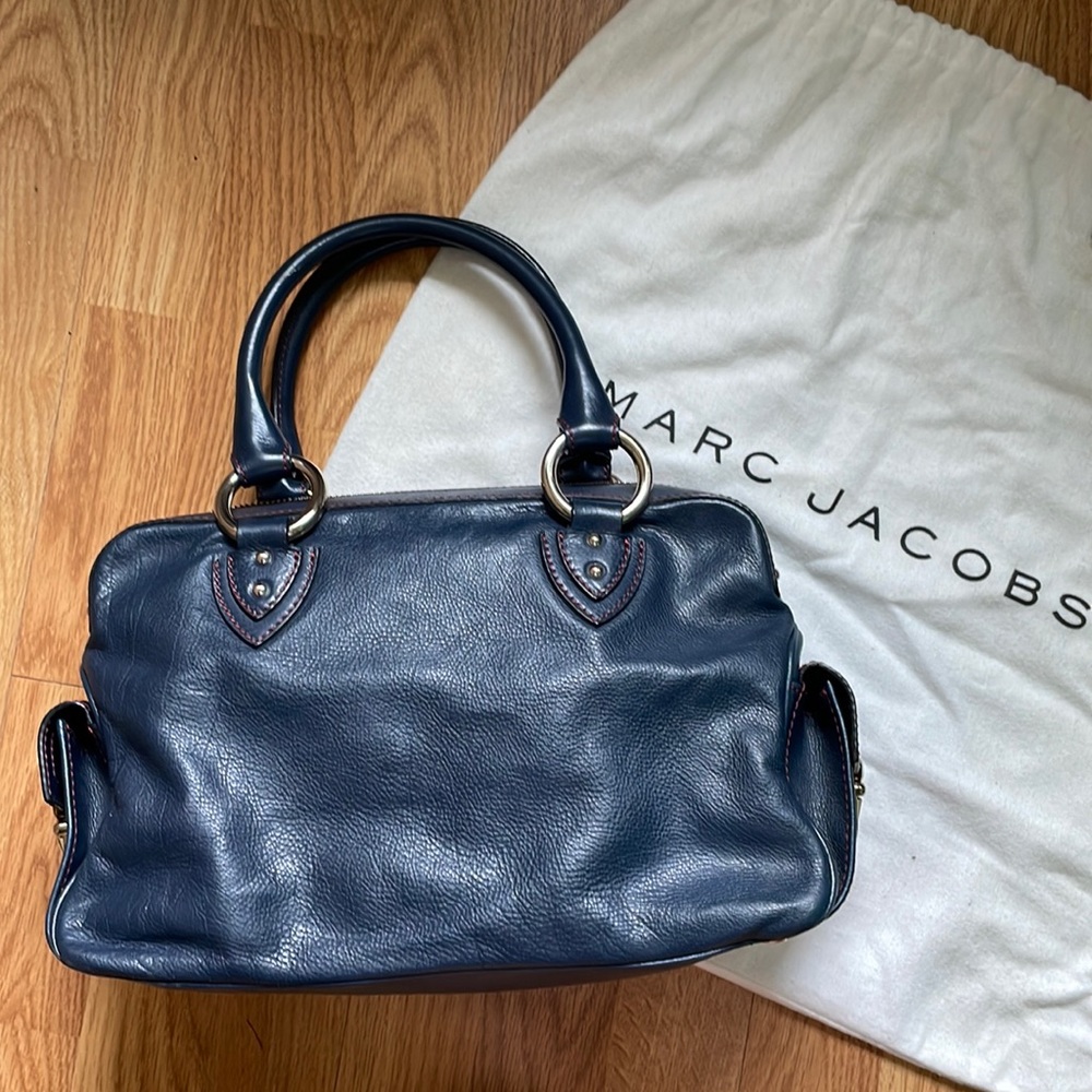 Marc Jacobs leather top handle / shoulder bag. Navy with dark red top stitch